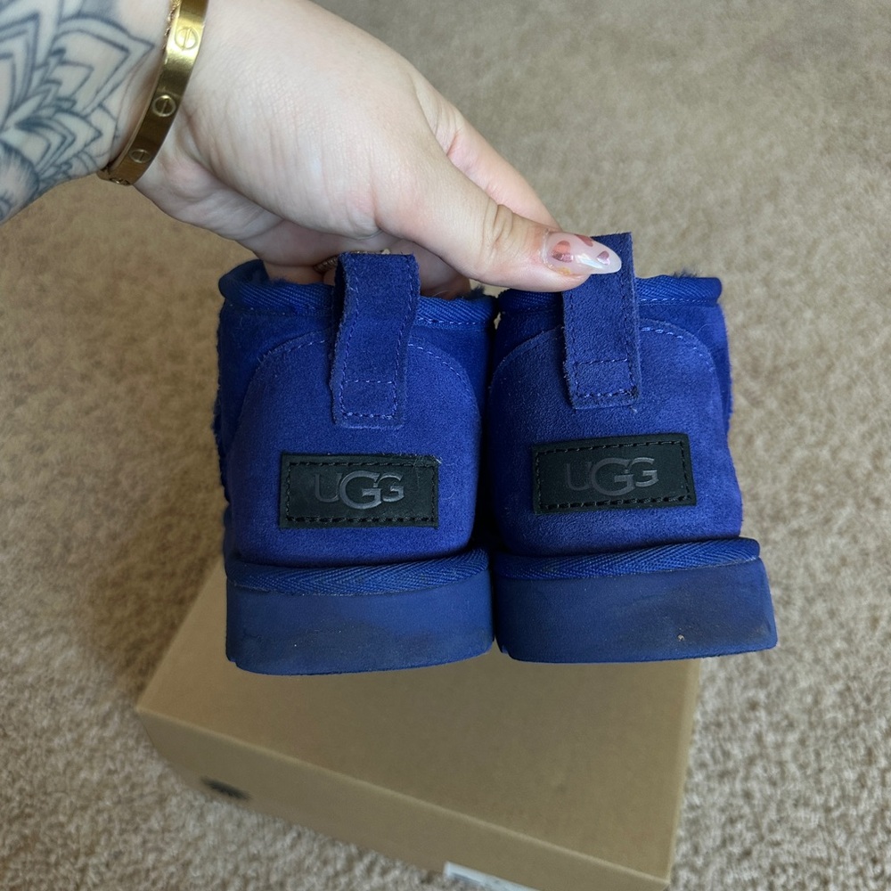 Ultra Mini Uggs - Size 7 barely worn!
